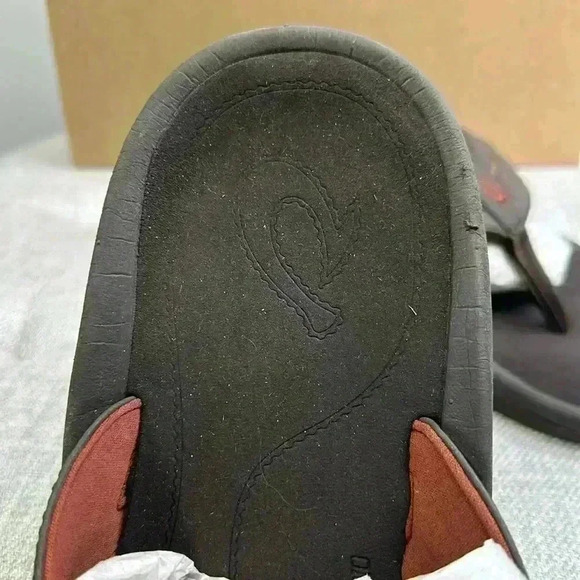 OLUKAI HOKUA BLACK, GRAY & BRICK RED THONG SANDALS - Picture 7 of 8